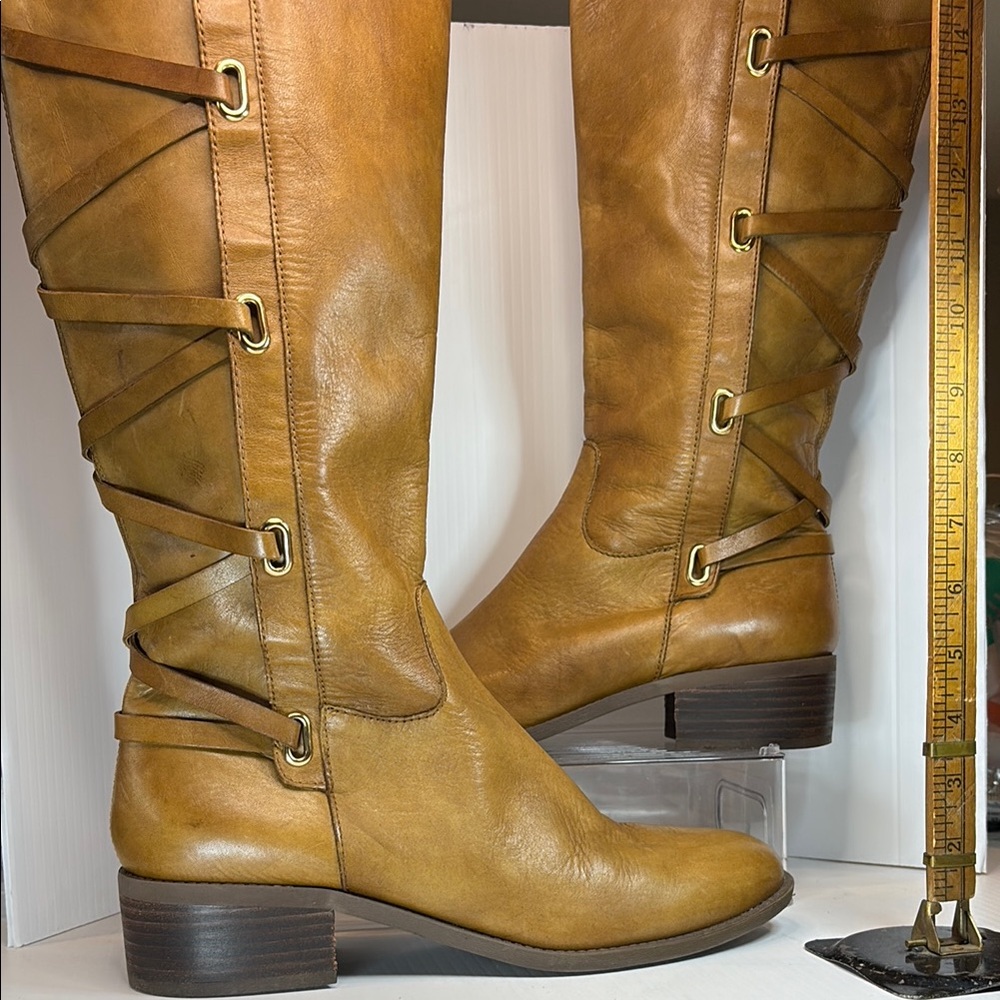 BCBG Women's Tan Leather Knee-High Boots size 10 box‎ 13